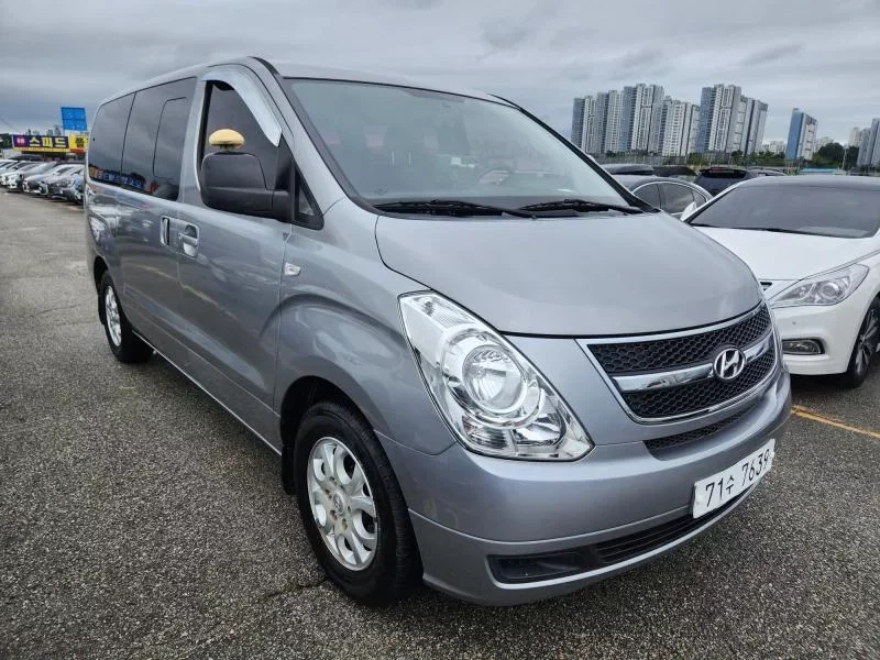 Hyundai Starex