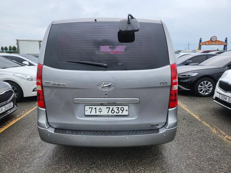 Hyundai Starex