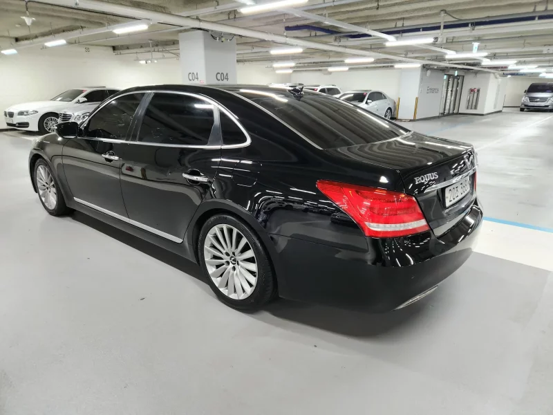 Hyundai Equus