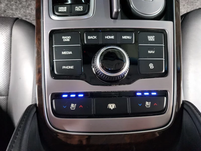 Hyundai Equus