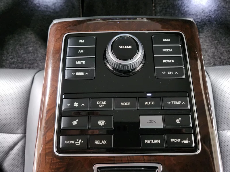 Hyundai Equus