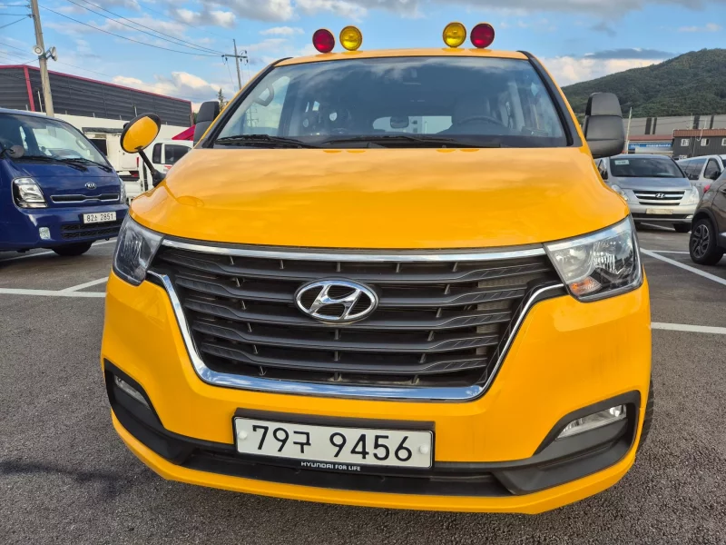 Hyundai Starex