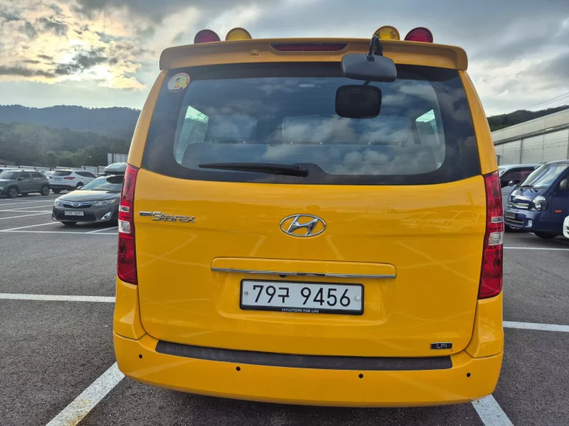 Hyundai Starex