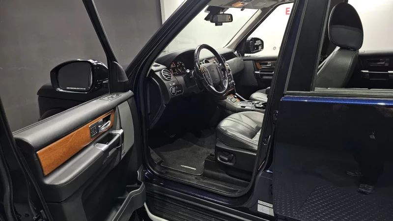 Land Rover DISCOVERY