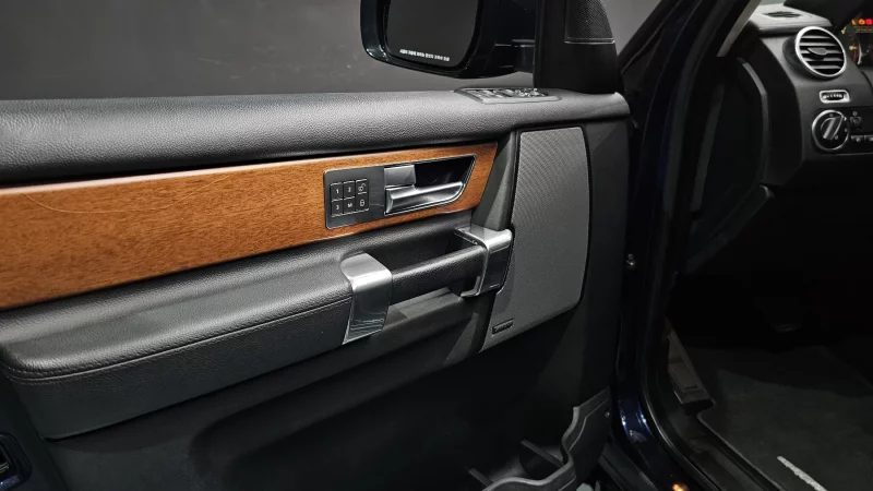 Land Rover DISCOVERY