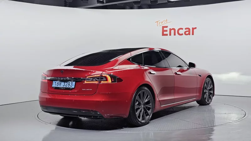 Tesla MODEL S