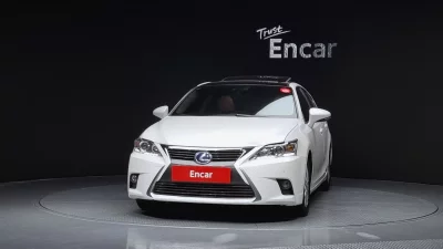 Lexus CT200h