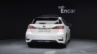 Lexus CT200h