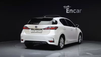 Lexus CT200h