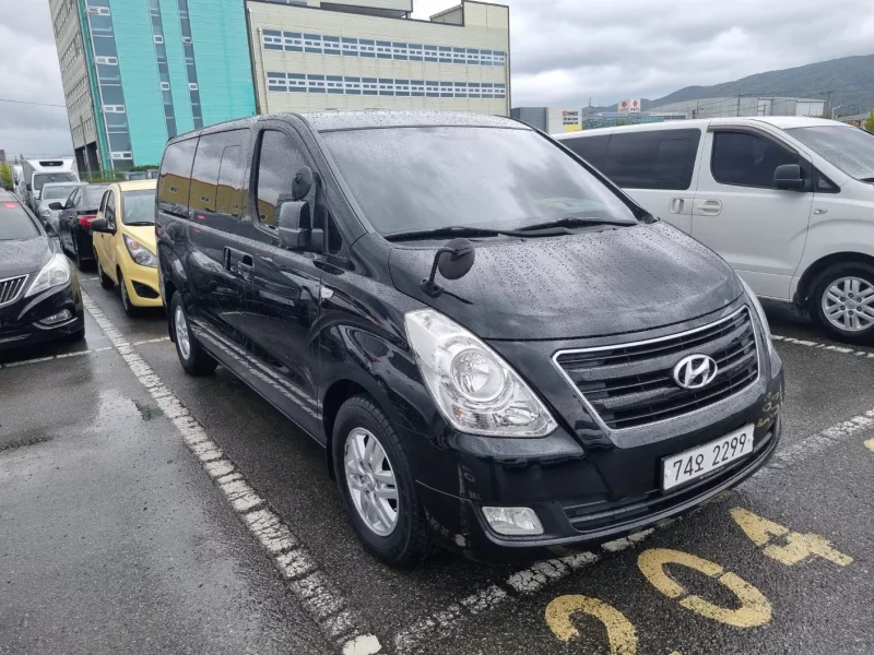 Hyundai Starex