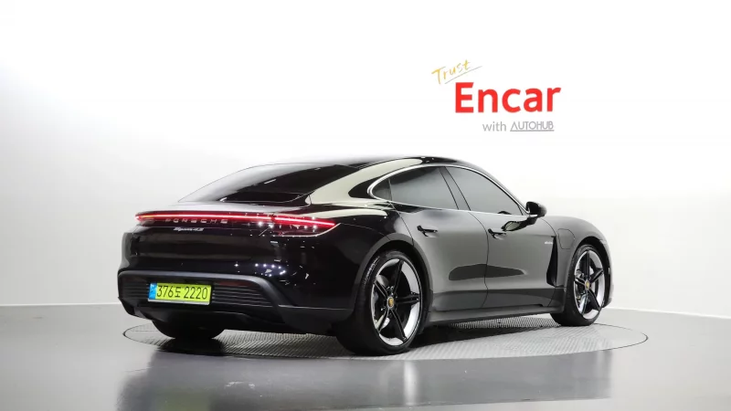 Porsche TAYCAN