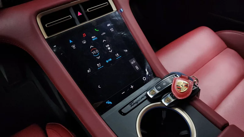 Porsche TAYCAN