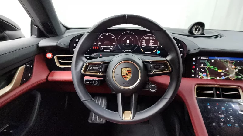 Porsche TAYCAN