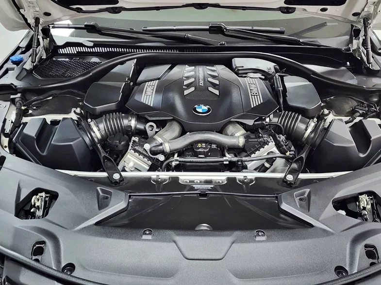 BMW 8-Series