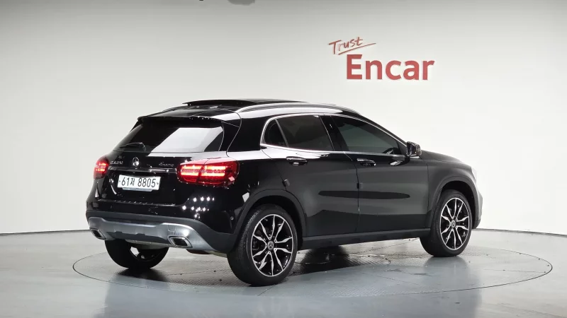 Mercedes-Benz GLA-Class