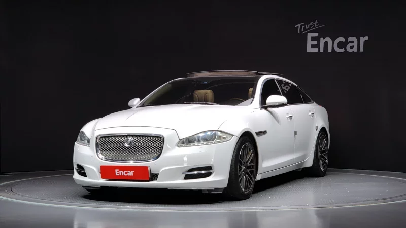 Jaguar XJ