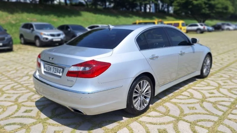 Hyundai Genesis