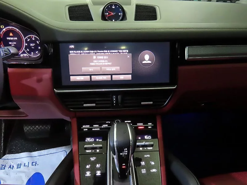 Porsche CAYENNE