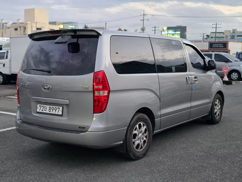 Hyundai Starex
