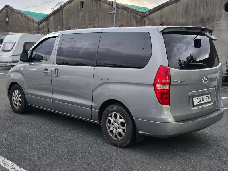 Hyundai Starex