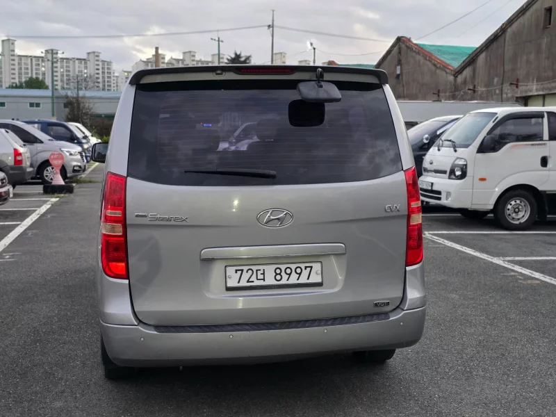 Hyundai Starex