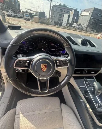 Porsche CAYENNE
