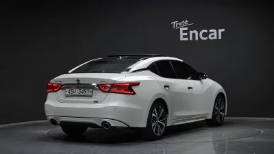 Nissan MAXIMA