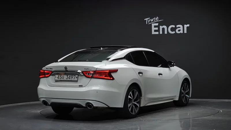 Nissan MAXIMA