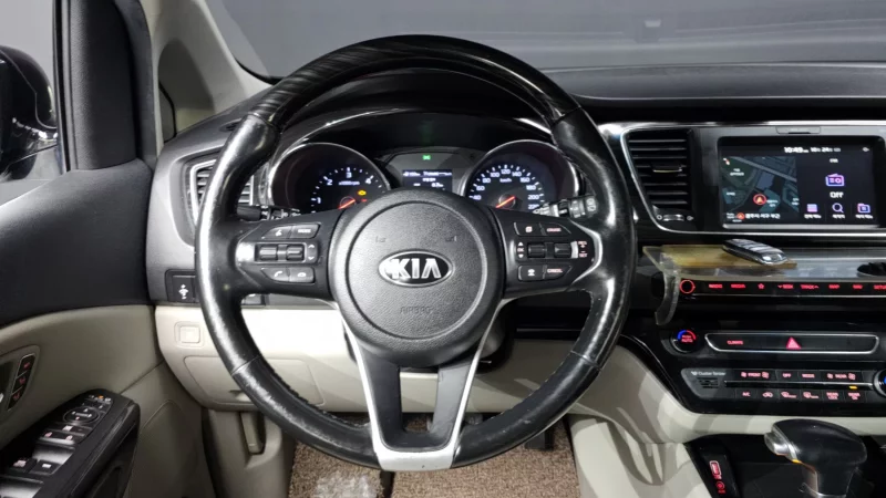 Kia Carnival