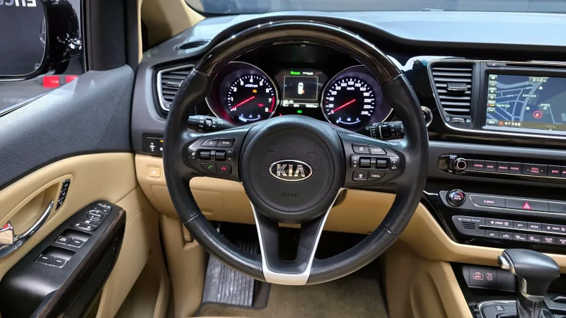 Kia Carnival