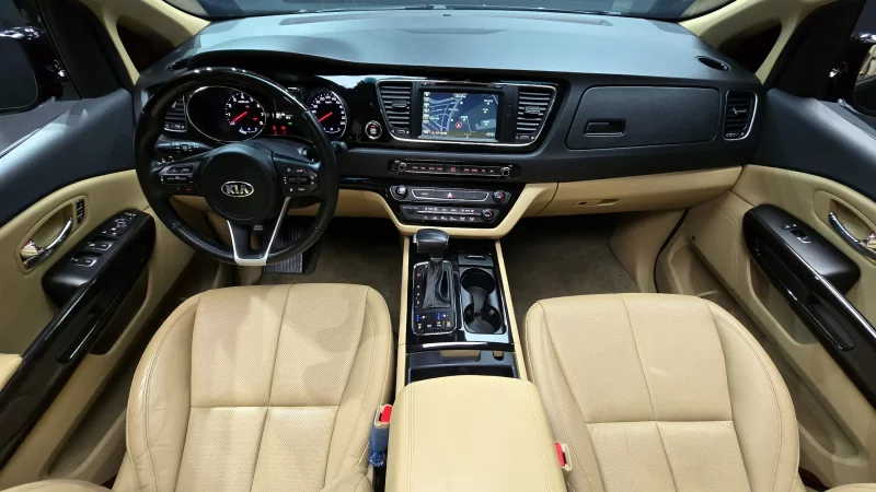 Kia Carnival