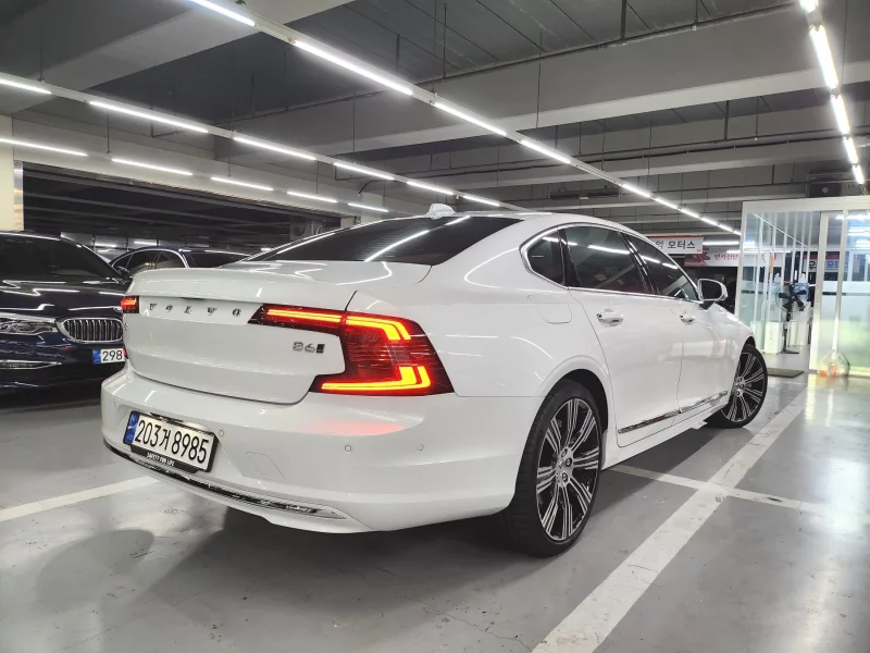 Volvo S90
