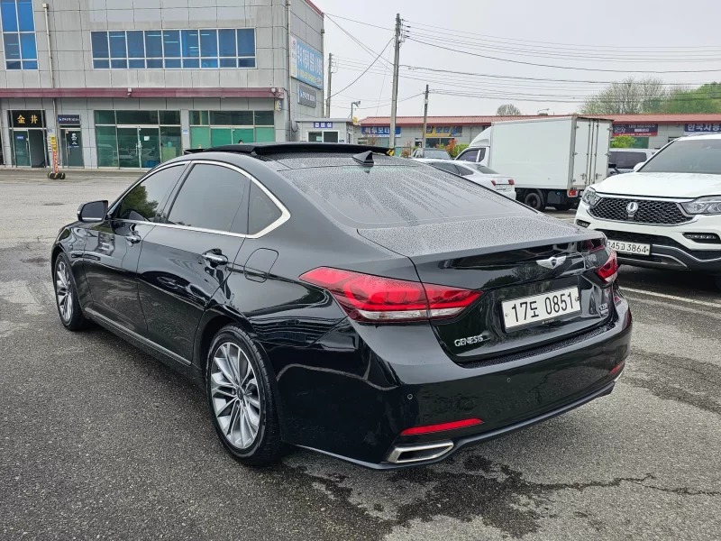Hyundai Genesis