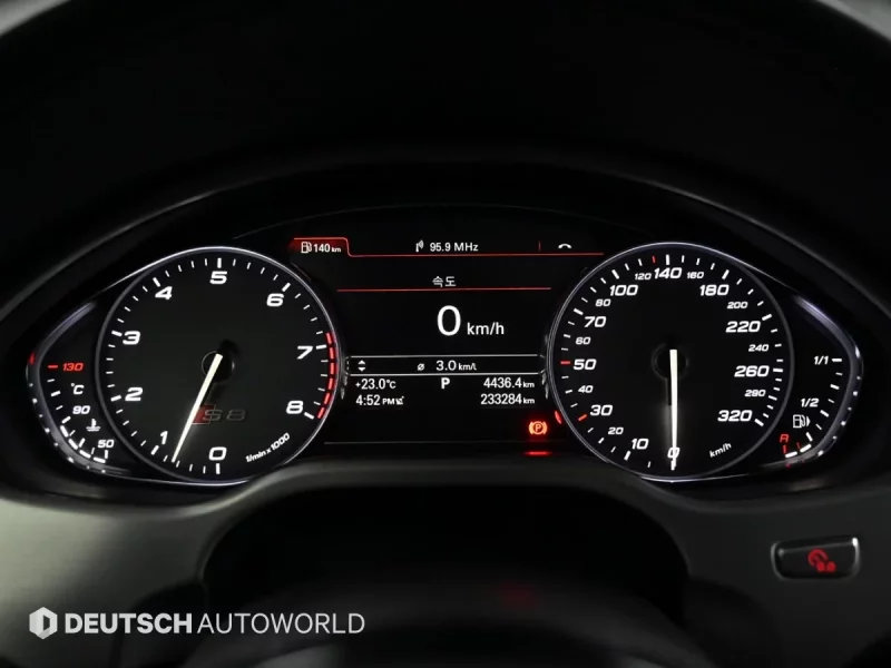 Audi S8