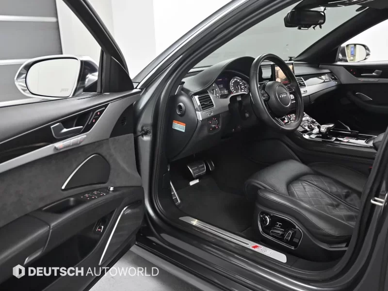 Audi S8