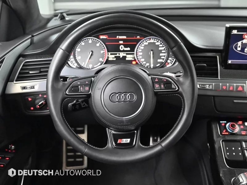 Audi S8
