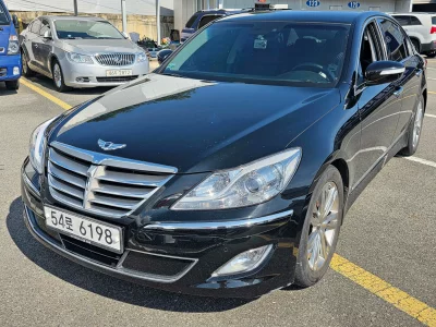 Hyundai Genesis
