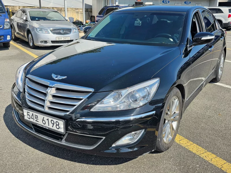 Hyundai Genesis