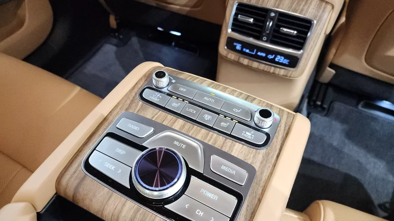 Kia K9