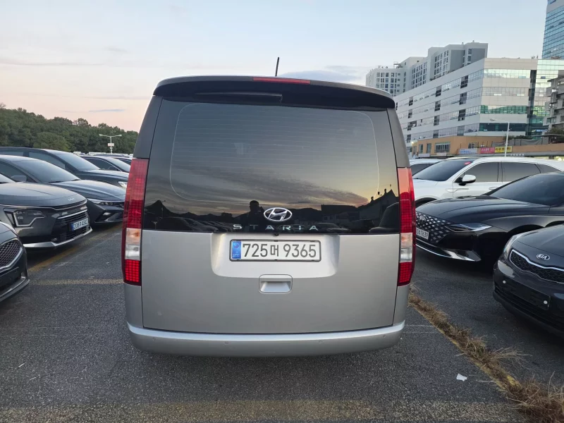 Hyundai Staria