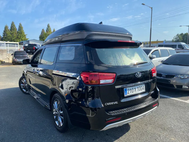 Kia Carnival
