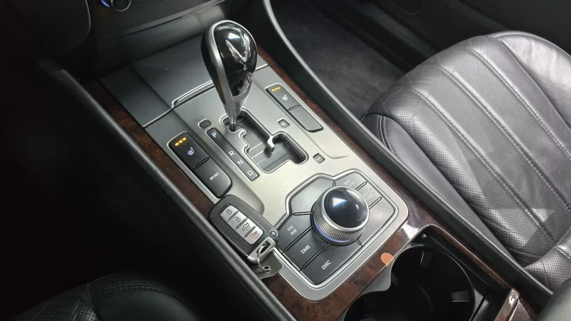 Hyundai Equus