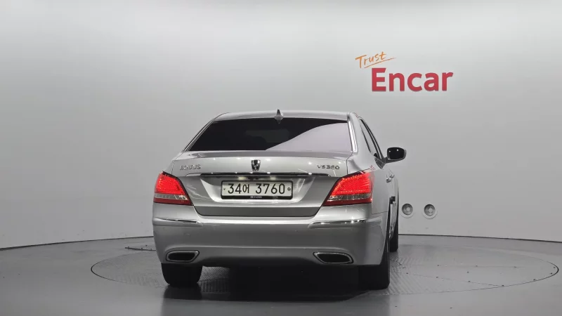 Hyundai Equus