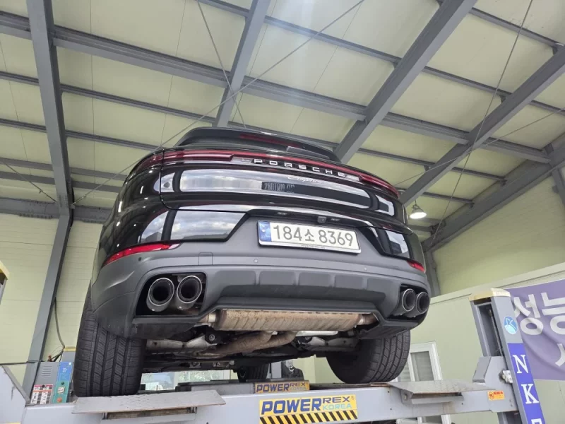 Porsche CAYENNE