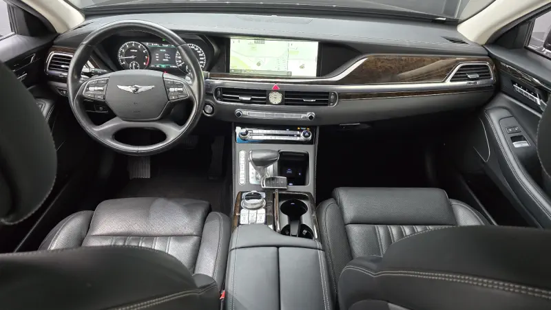 Genesis G90