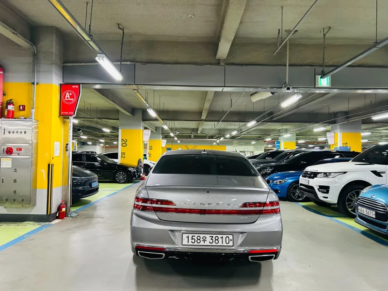 Genesis G90