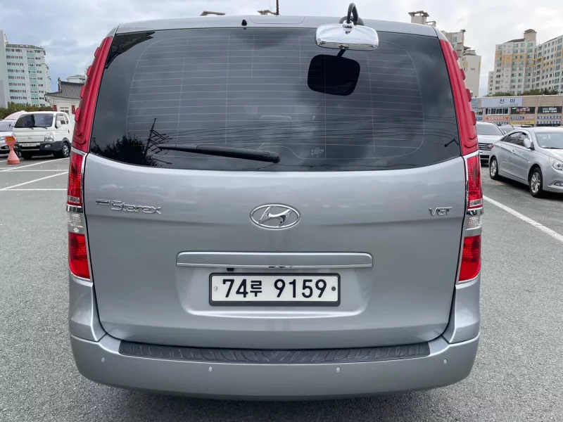 Hyundai Starex