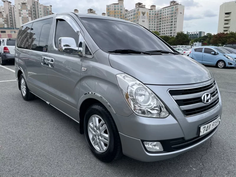 Hyundai Starex