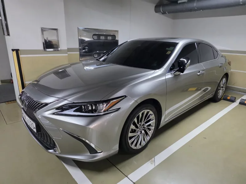 Lexus ES