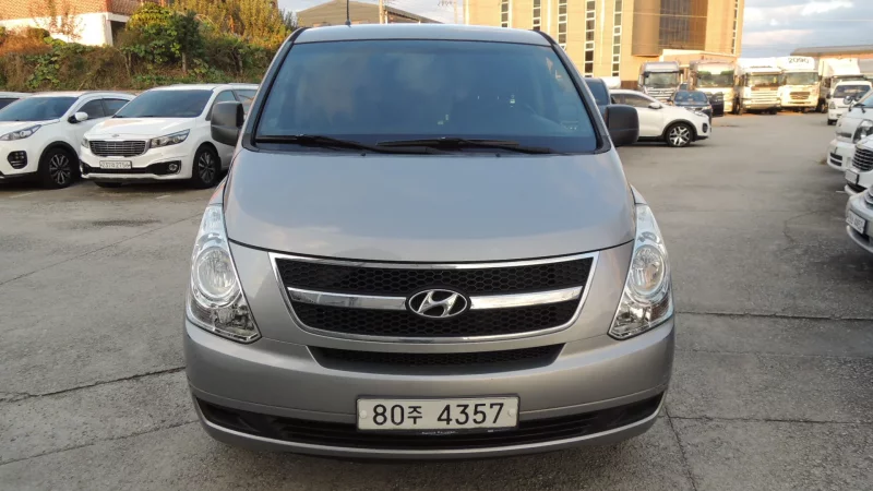 Hyundai Starex